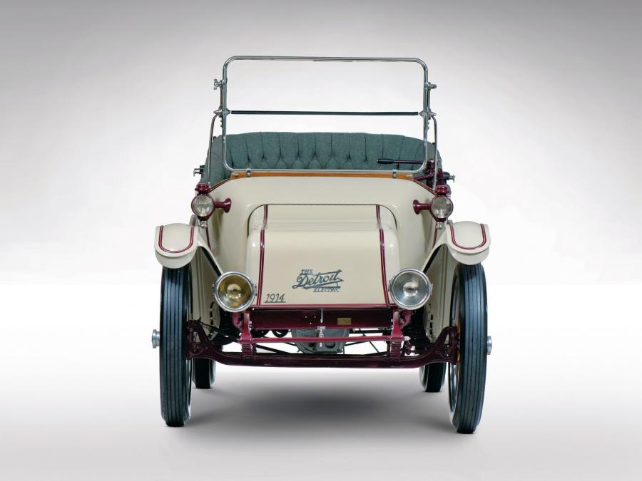  Detroit Electric Model 46 Cape Top Roadster 1914 года  (фото 2 из 26)